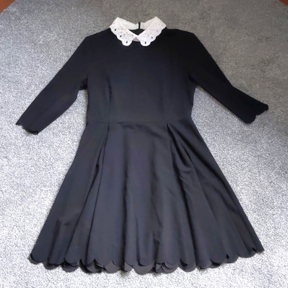 Black dress with white lacy collar - Wednesday Adams, Chilling Adven of Sabrina